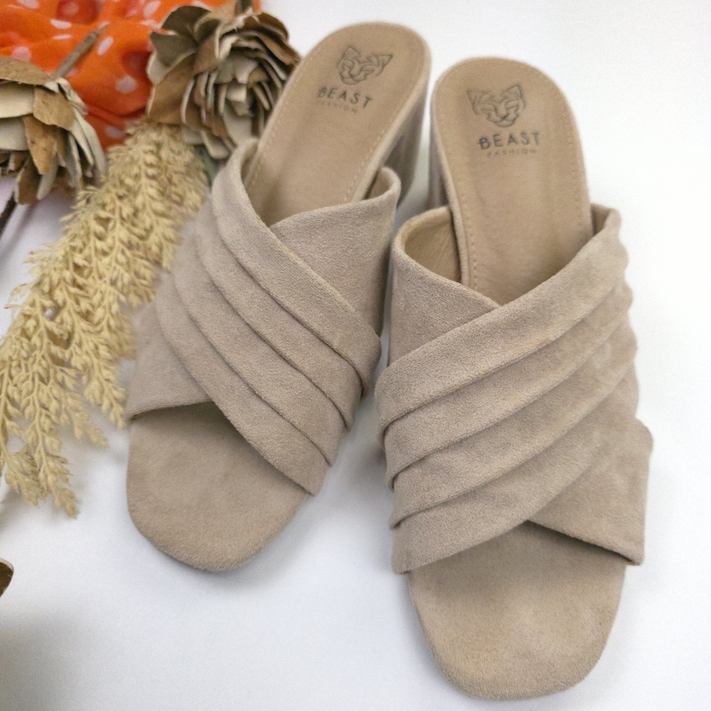 Beast Fashion Women's Tan Suede Mules Sz 8.5 - Picture 2 of 7